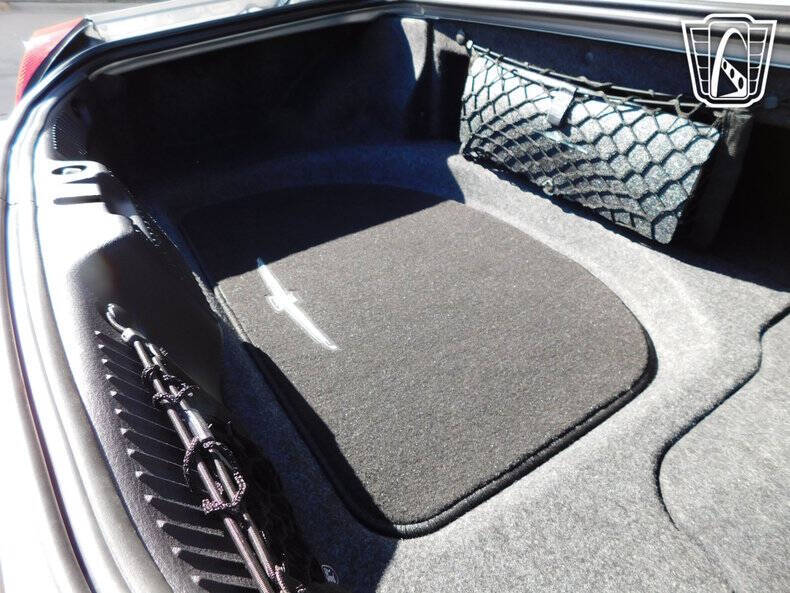 2005 Ford Thunderbird Deluxe