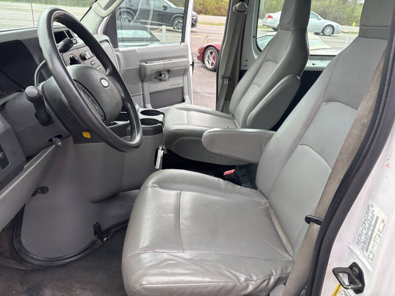 2011 Ford E-Series E-150 XL