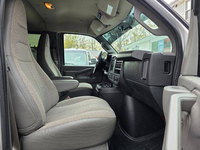 2017 Chevrolet Express LT 2500