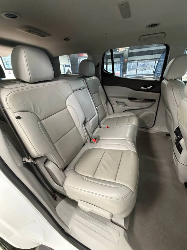 2021 GMC Acadia SLT