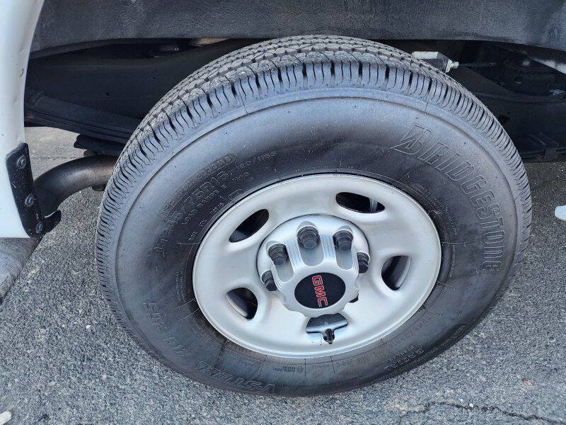 2023 GMC Savana 2500