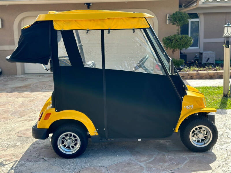 2010 TOMBERLIN E-MERGE GOLF CART