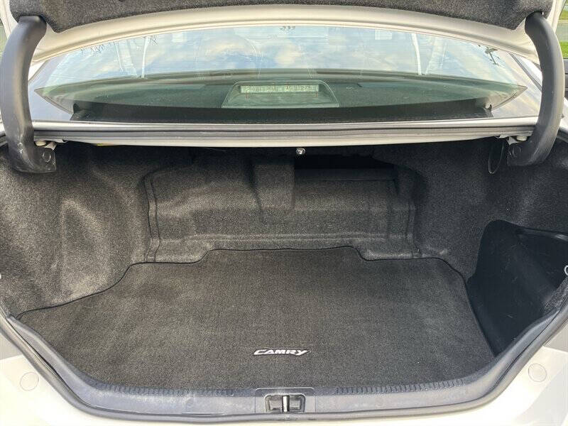 2017 Toyota Camry Hybrid XLE