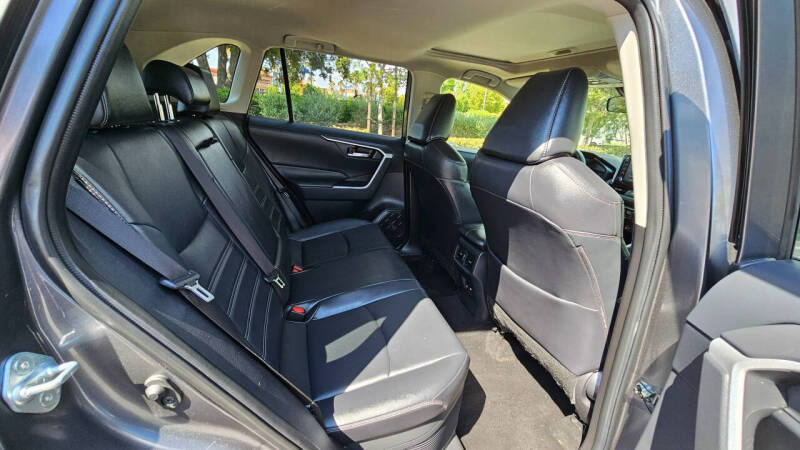 2021 Toyota RAV4 Hybrid XLE Premium