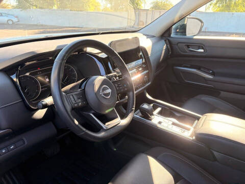 2023 Nissan Pathfinder SL