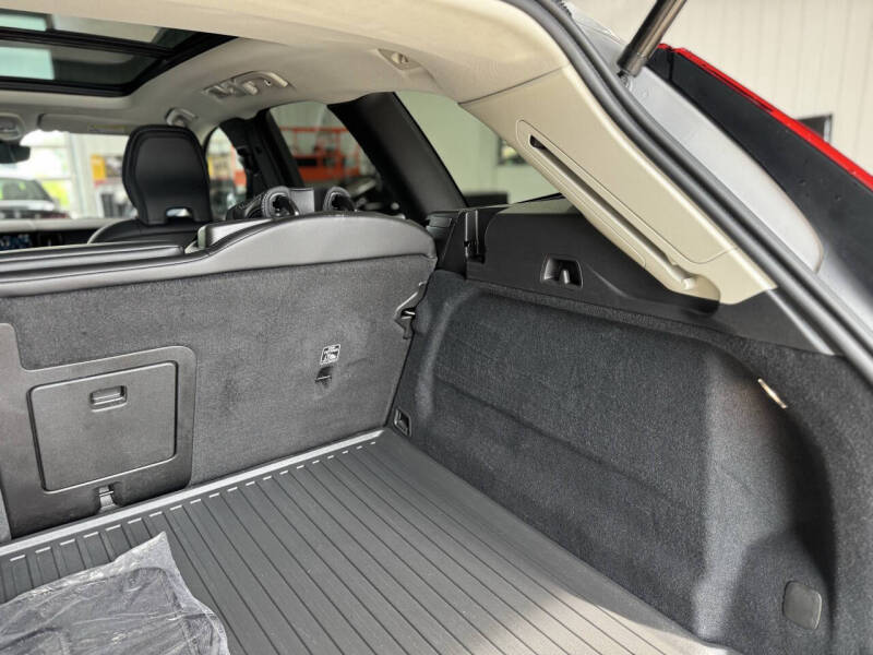 2024 Volvo XC60 B5 Core Dark Theme