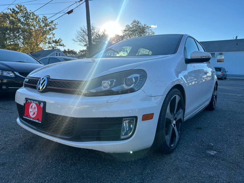 2013 Volkswagen GTI Base photo 2