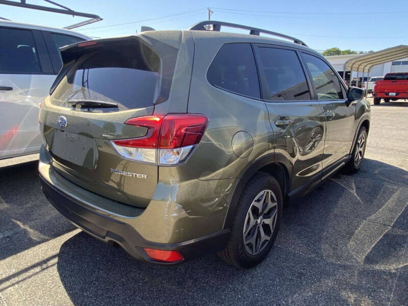 2023 Subaru Forester Premium