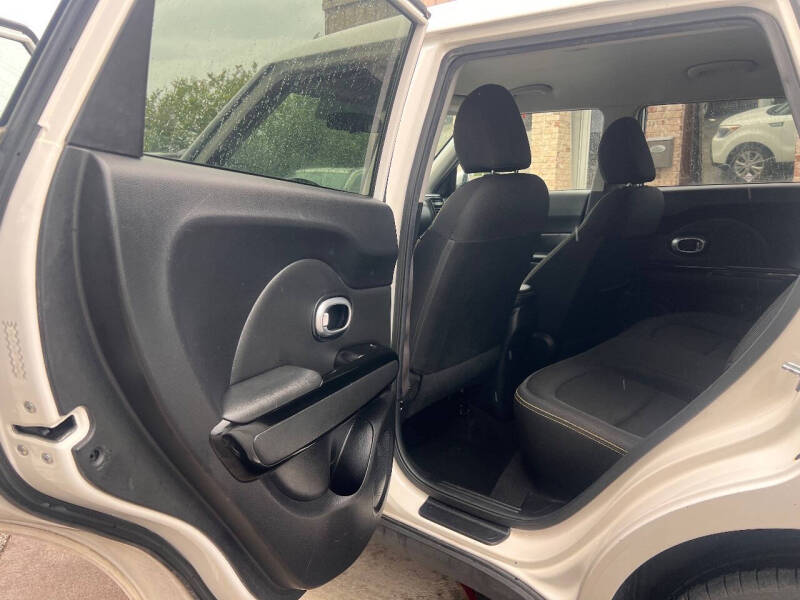 2015 Kia Soul +