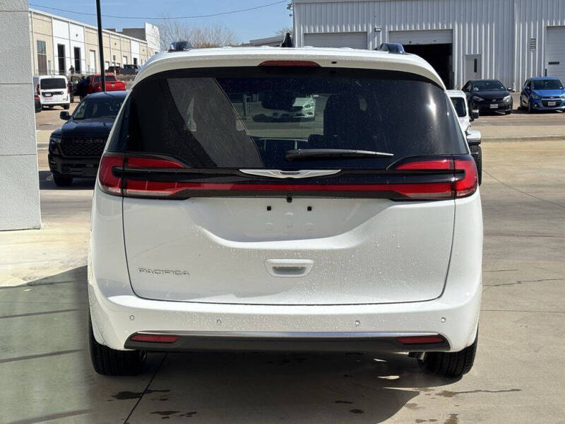 2026 Chrysler Pacifica Pinnacle