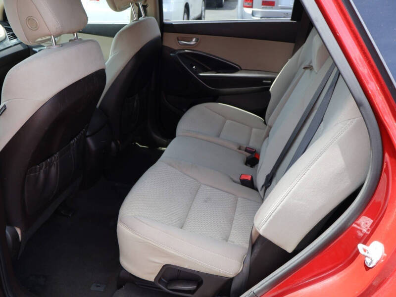 2017 Hyundai Santa Fe SE