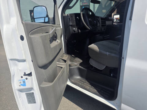2017 Chevrolet Express 2500