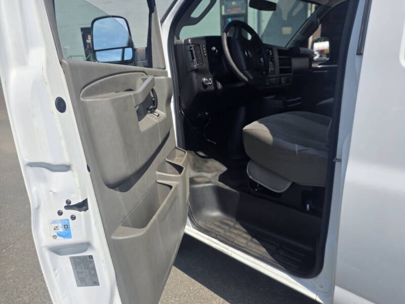 2017 Chevrolet Express 2500