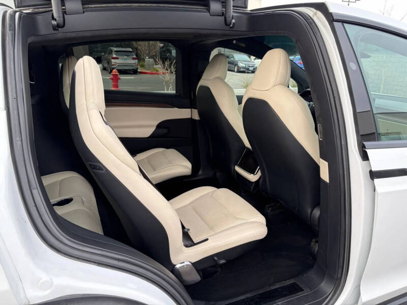 2023 Tesla Model X Standard Range