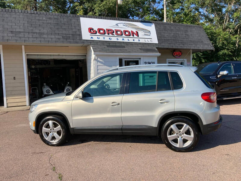 2010 Volkswagen Tiguan for sale at Gordon Auto Sales LLC in Sioux City IA