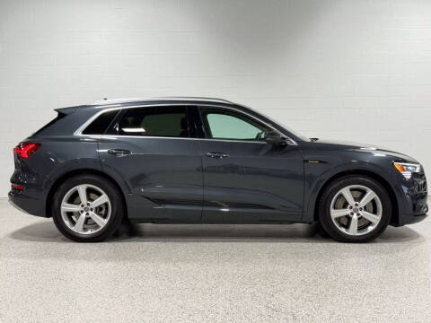 2019 Audi e-tron quattro Premium Plus