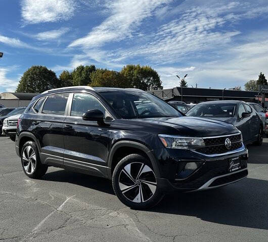 2024 Volkswagen Taos SE 4Motion