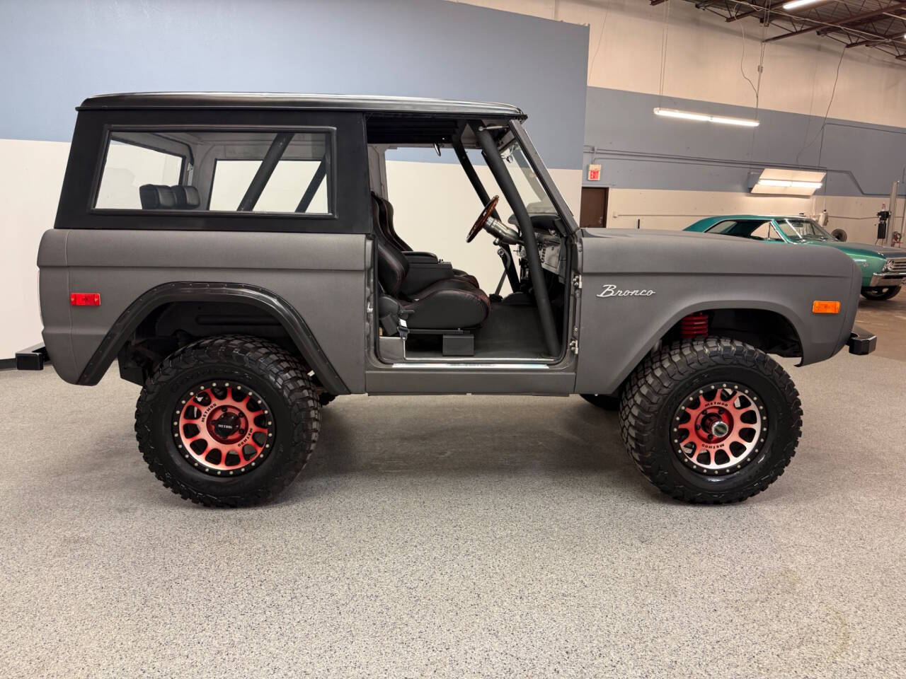 1970 Ford Bronco 26