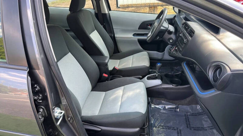 2013 Toyota Prius c