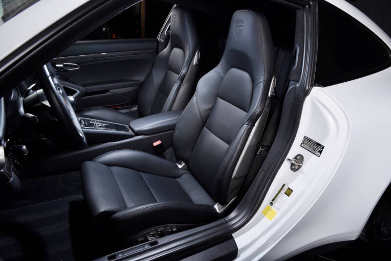 2018 Porsche 911 Carrera GTS