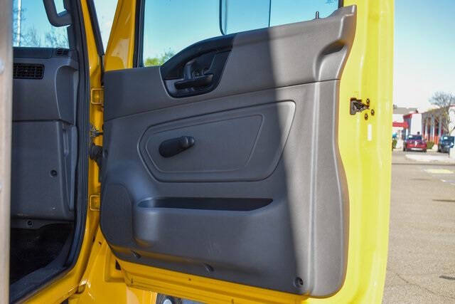 2020 International MV607