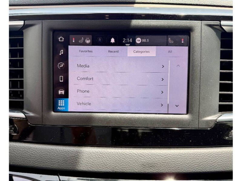 2023 Chrysler Voyager LX