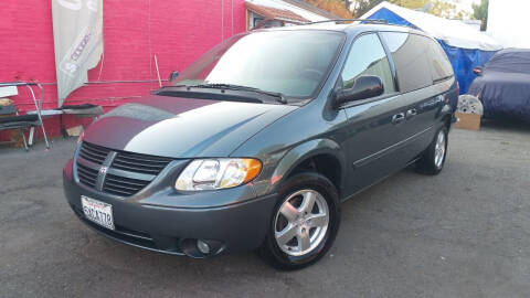 2006 Dodge Grand Caravan for sale at Clean Cars Cali in Pasadena CA