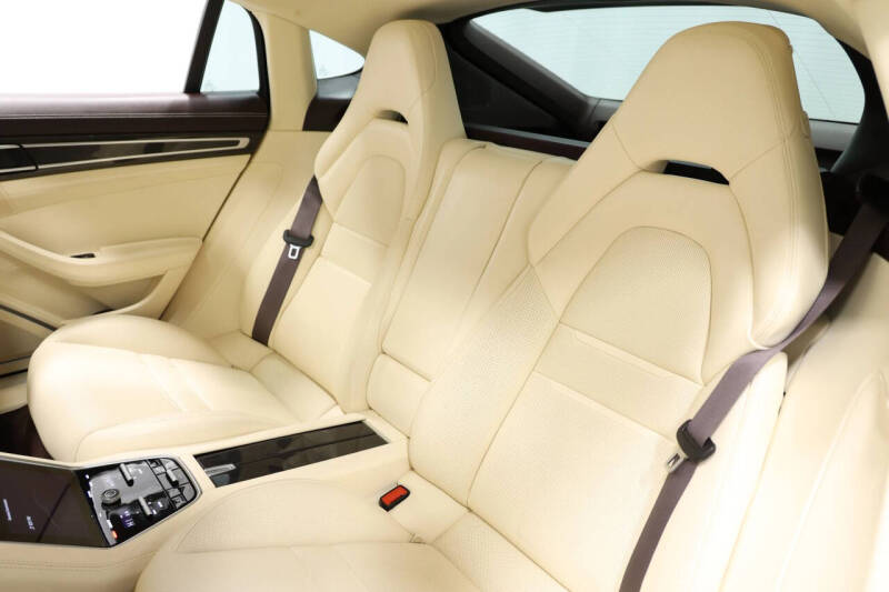 2021 Porsche Panamera