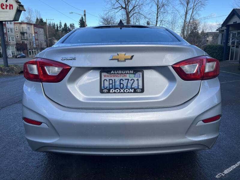 2017 Chevrolet Cruze LS Auto