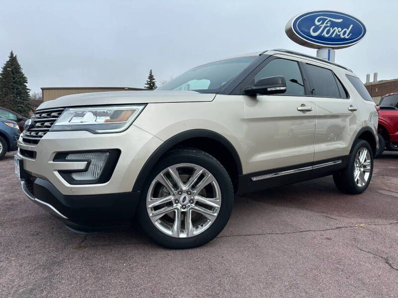 Used 2017 Ford Explorer XLT with VIN 1FM5K8D85HGA22847 for sale in Windom, Minnesota