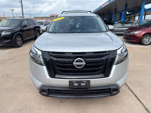 2022 Nissan Pathfinder SV