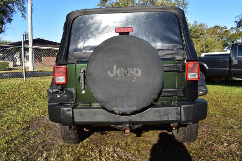 2011 Jeep Wrangler null photo 43