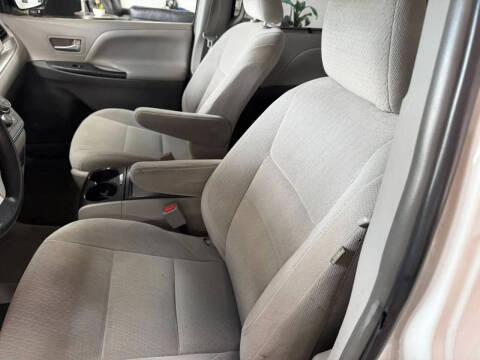 2015 Toyota Sienna