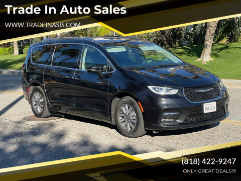 2021 Chrysler Pacifica for sale at Trade In Auto Sales in Van Nuys CA