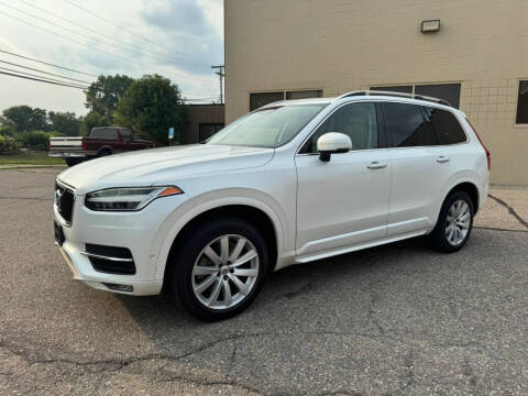 2017 Volvo XC90 T6 Momentum