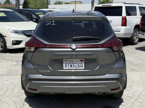 2021 Nissan Kicks S