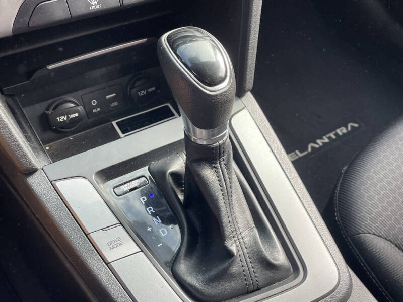 2018 Hyundai Elantra