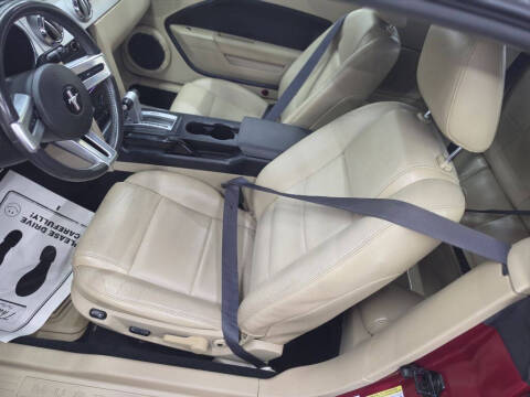 2005 Ford Mustang V6 Deluxe