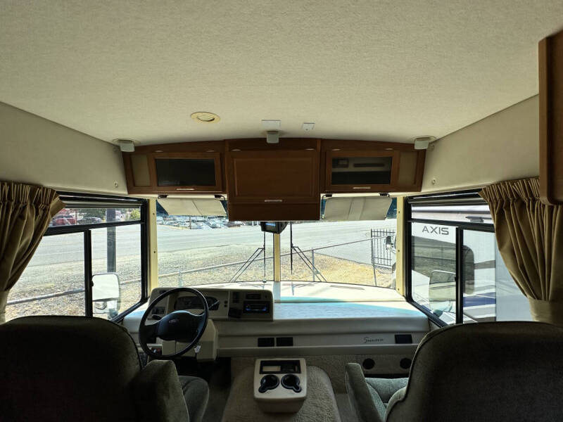 2006 Itasca Sunova / 29ft