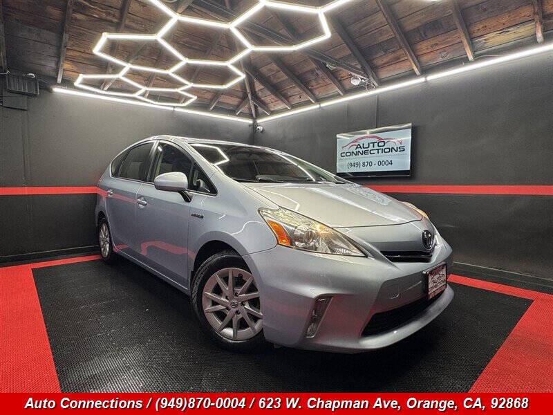2013 Toyota Prius v Three