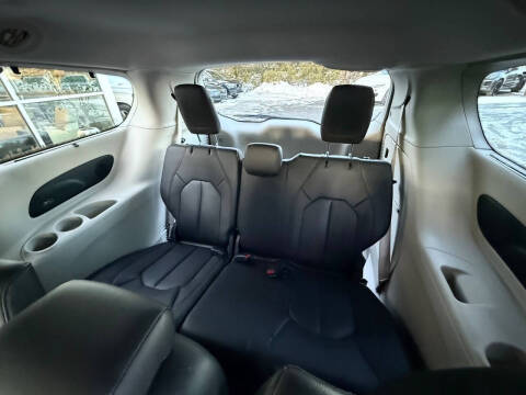 2017 Chrysler Pacifica Touring-L Plus