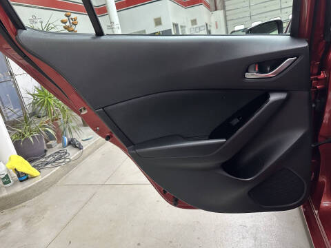 2017 Mazda MAZDA3 Sport