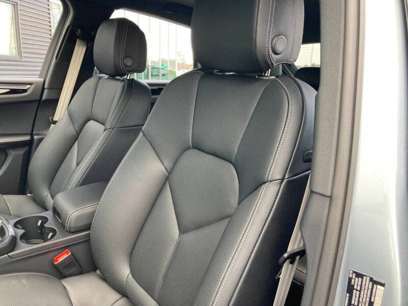 2025 Porsche Macan