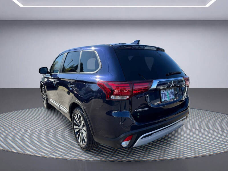 2020 Mitsubishi Outlander SE