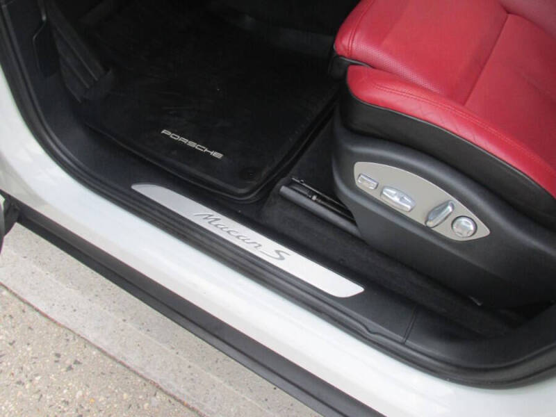 2017 Porsche Macan S