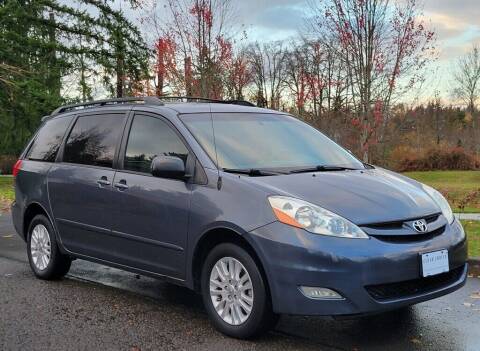 2008 Toyota Sienna for sale at CLEAR CHOICE AUTOMOTIVE in Milwaukie OR