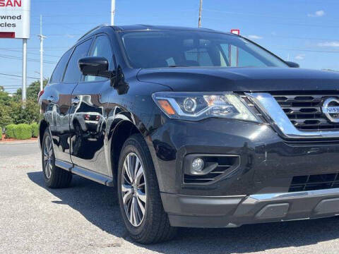 2017 Nissan Pathfinder SL