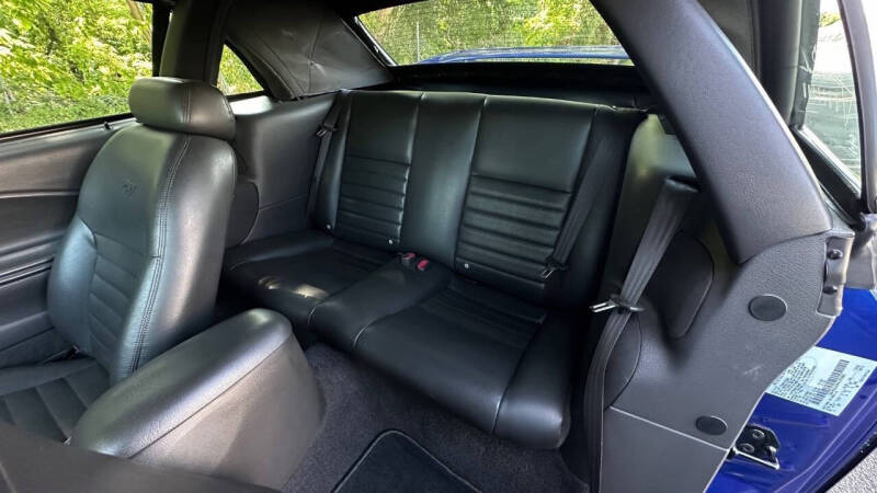 2004 Ford Mustang GT Deluxe