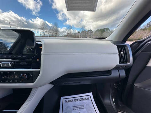 2023 Nissan Pathfinder SL