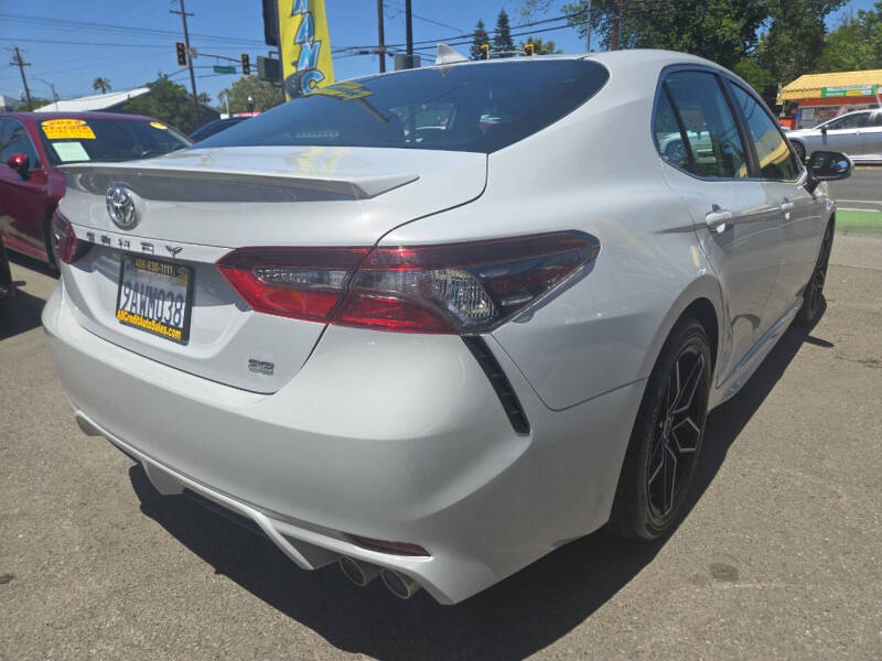 2022 Toyota Camry SE
